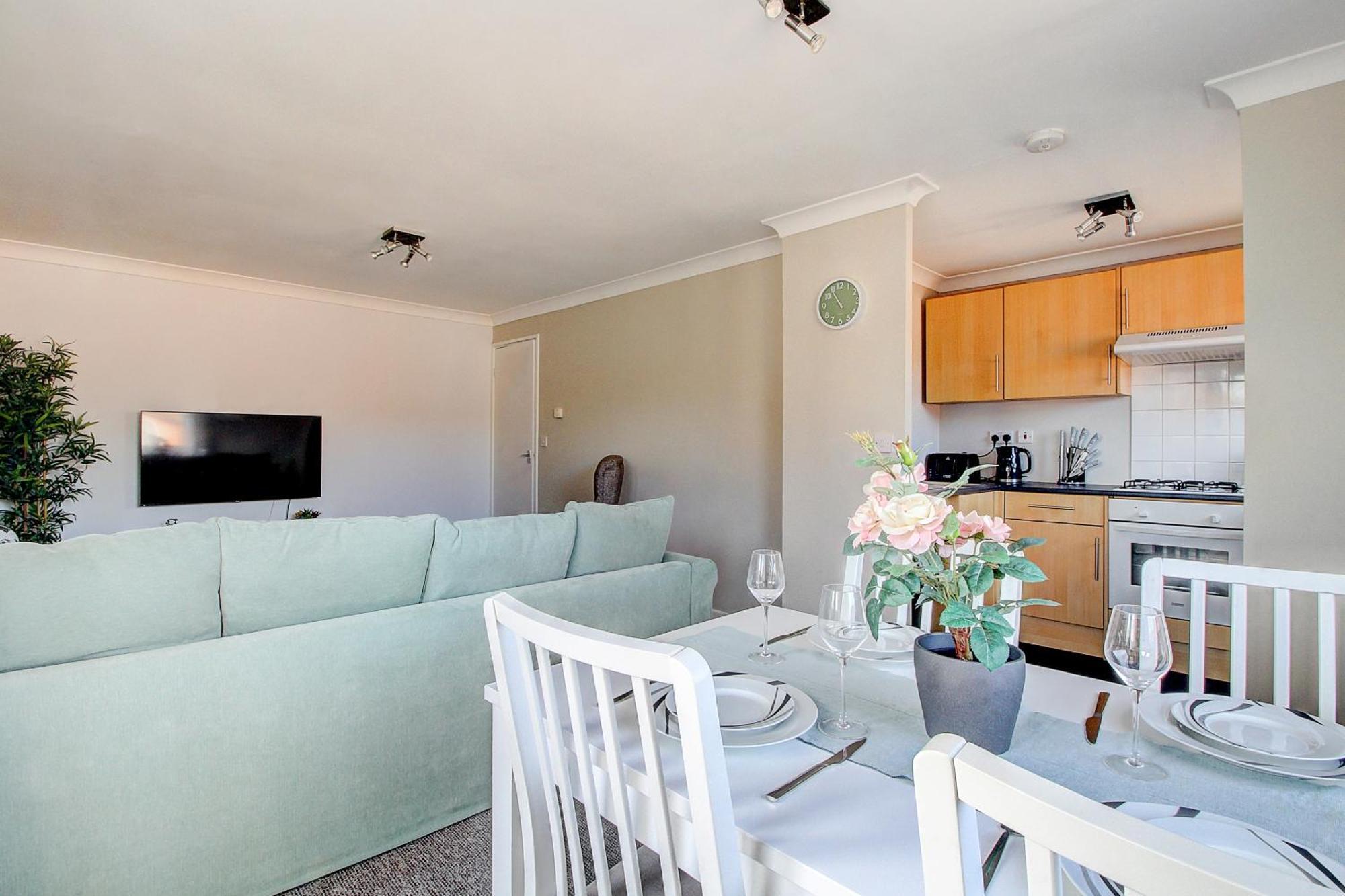 2 Minutes From Mk Central By Car- 2 Bed Apartment - 2 Free Parking Spaces- Hosted By Stayinmk Milton Keynes Exterior foto